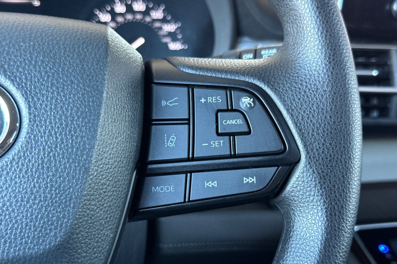 2024 Toyota Sienna LE 8 Passenger