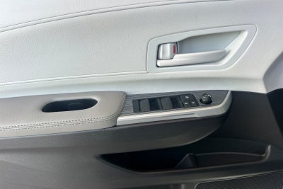 2025 Toyota Sienna LE 8 Passenger