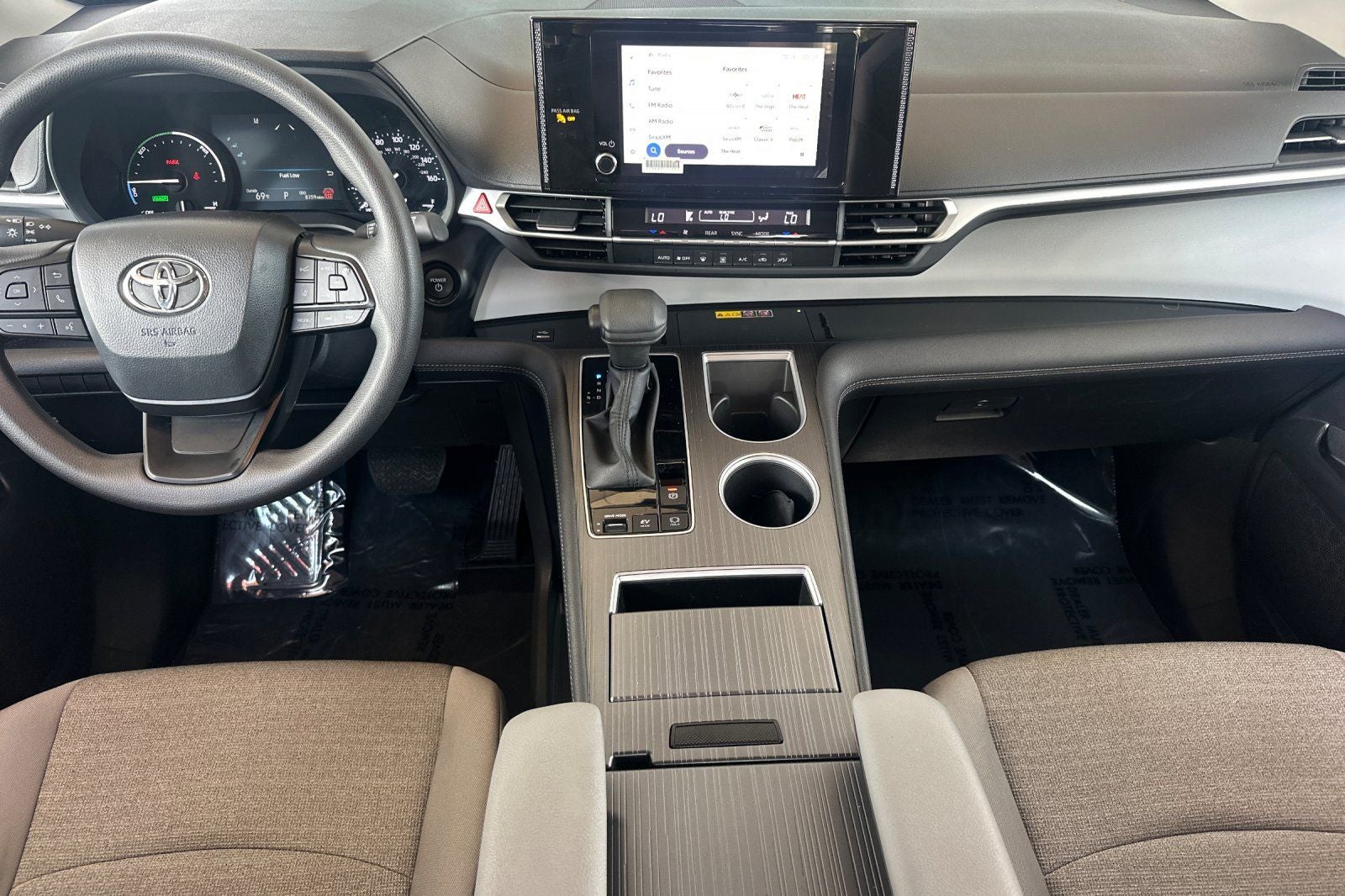 2025 Toyota Sienna LE 8 Passenger