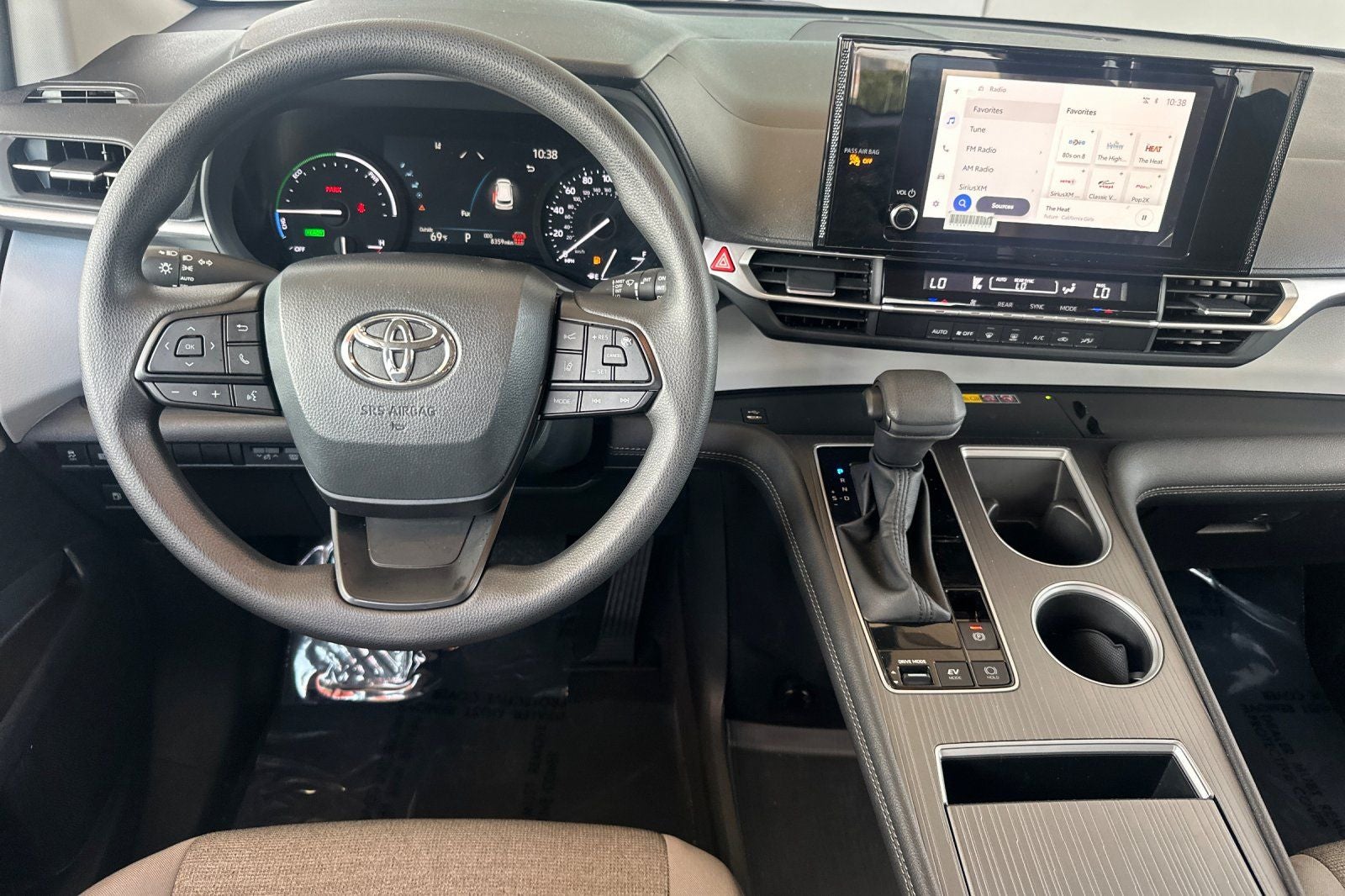 2025 Toyota Sienna LE 8 Passenger