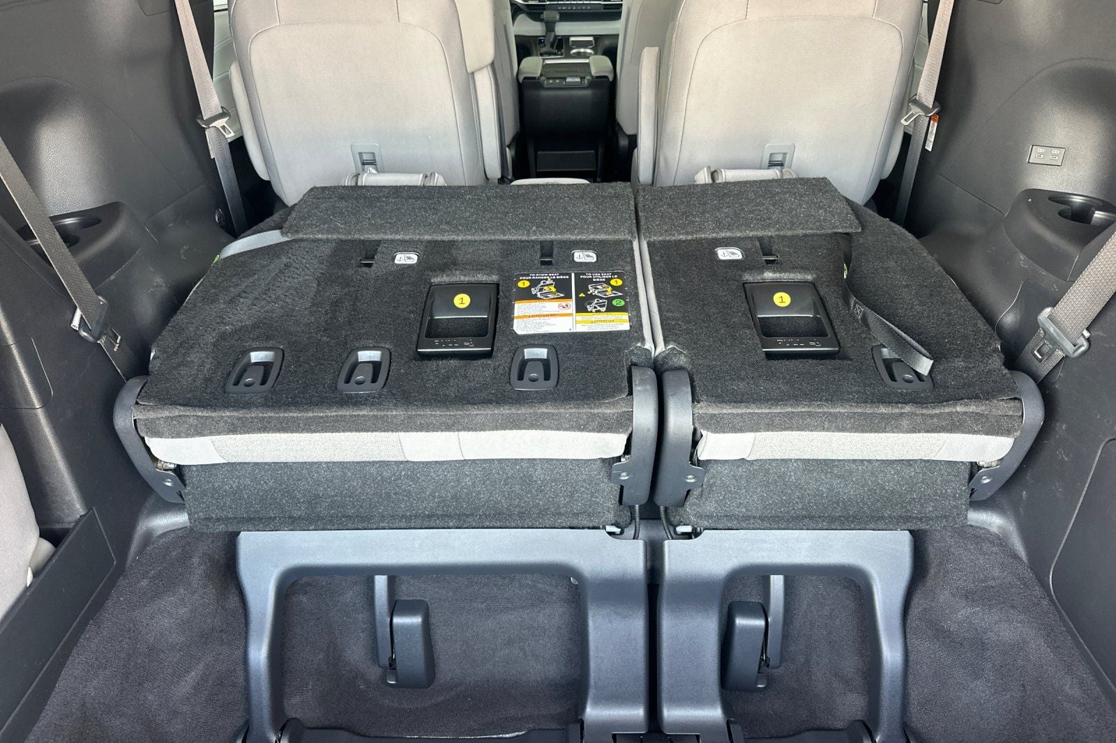 2025 Toyota Sienna LE 8 Passenger