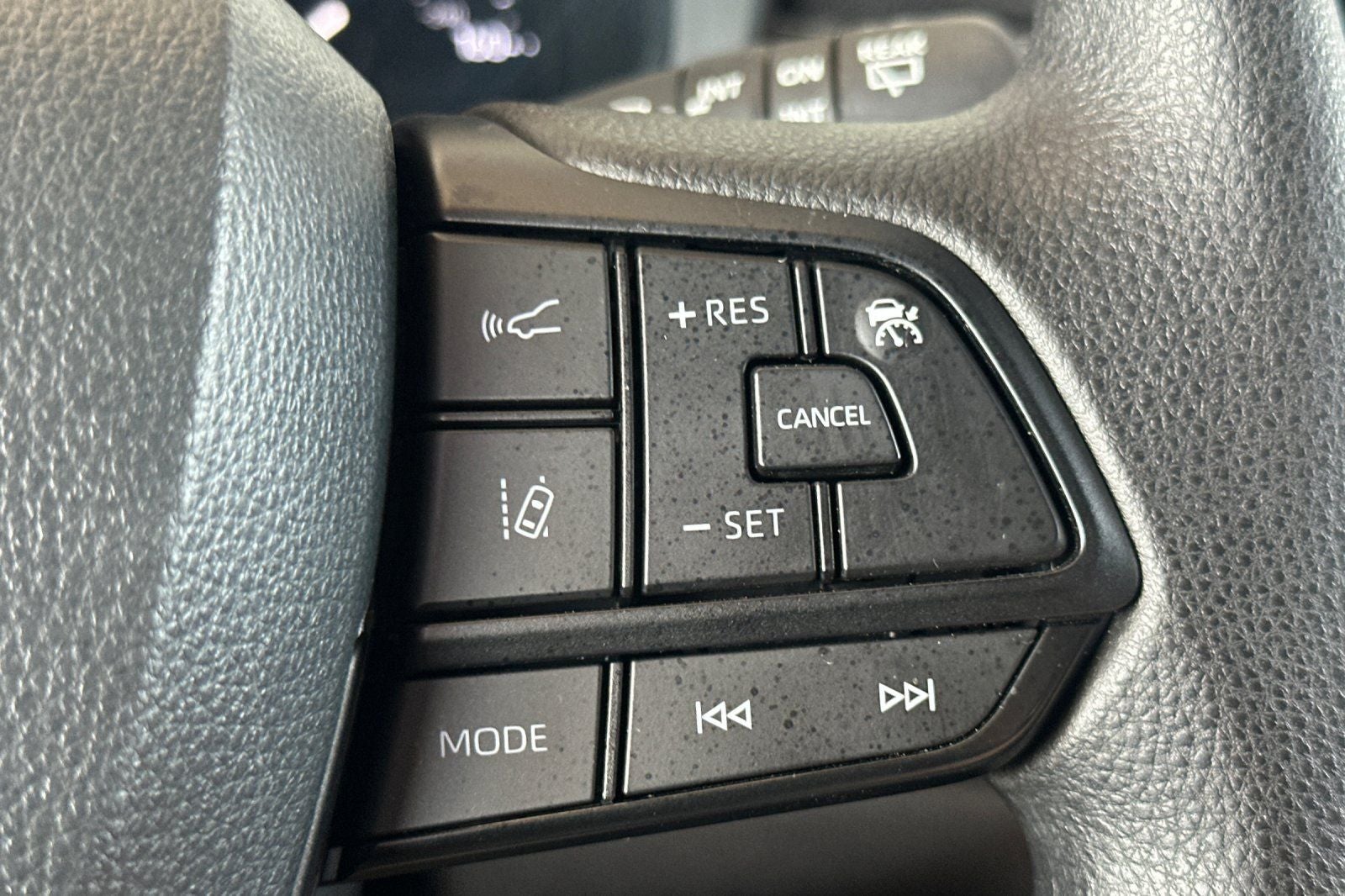 2025 Toyota Sienna LE 8 Passenger