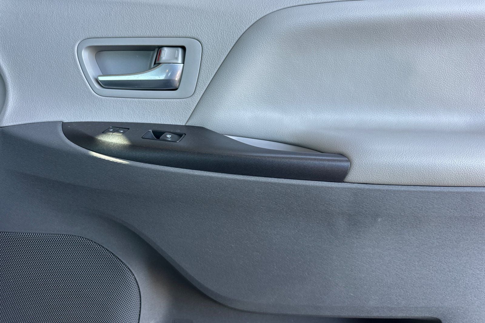 2018 Toyota Sienna LE 8 Passenger
