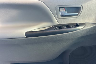 2020 Toyota Sienna LE 8 Passenger