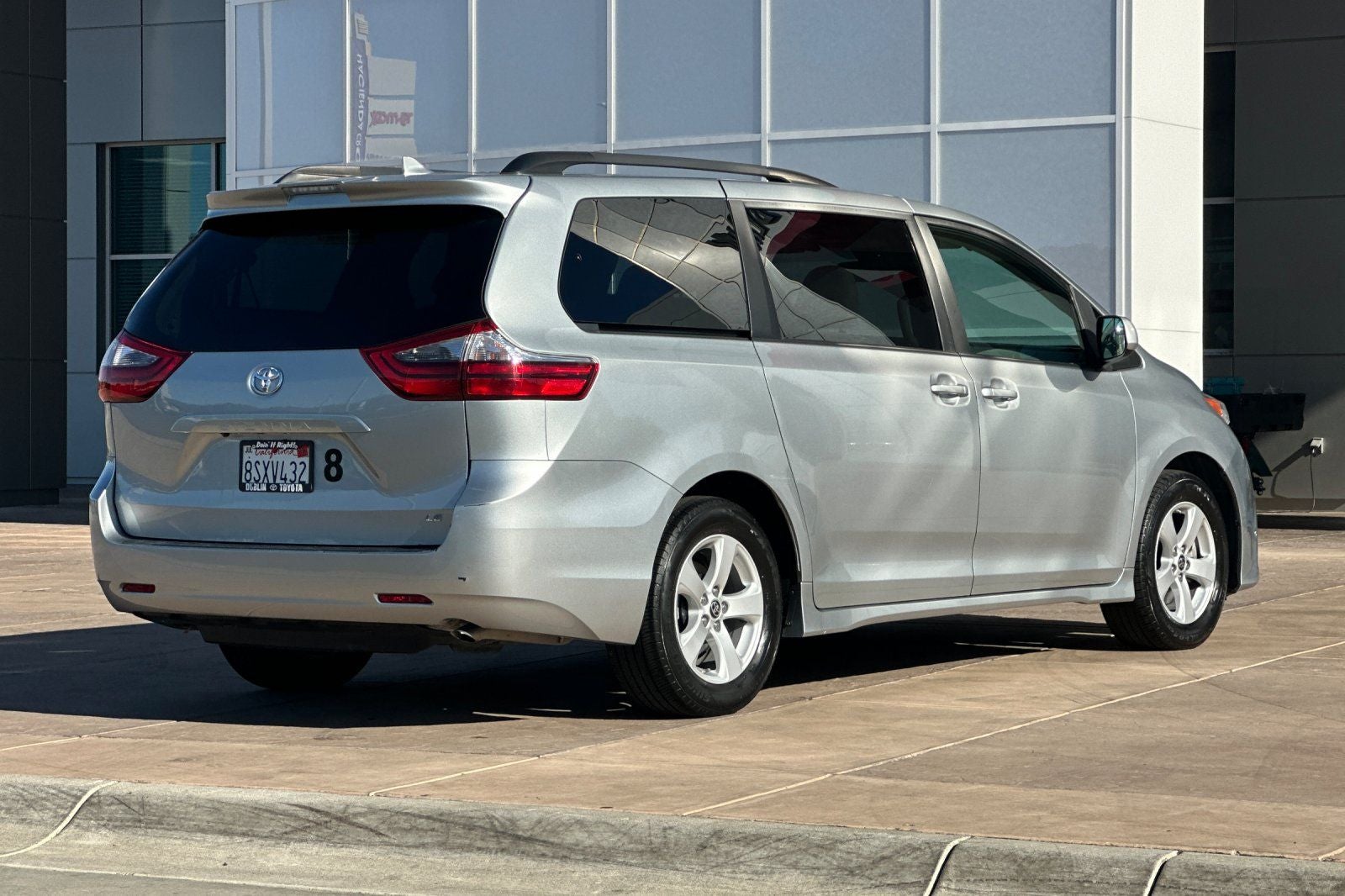 2020 Toyota Sienna LE 8 Passenger