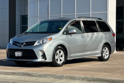 2020 Toyota Sienna LE 8 Passenger