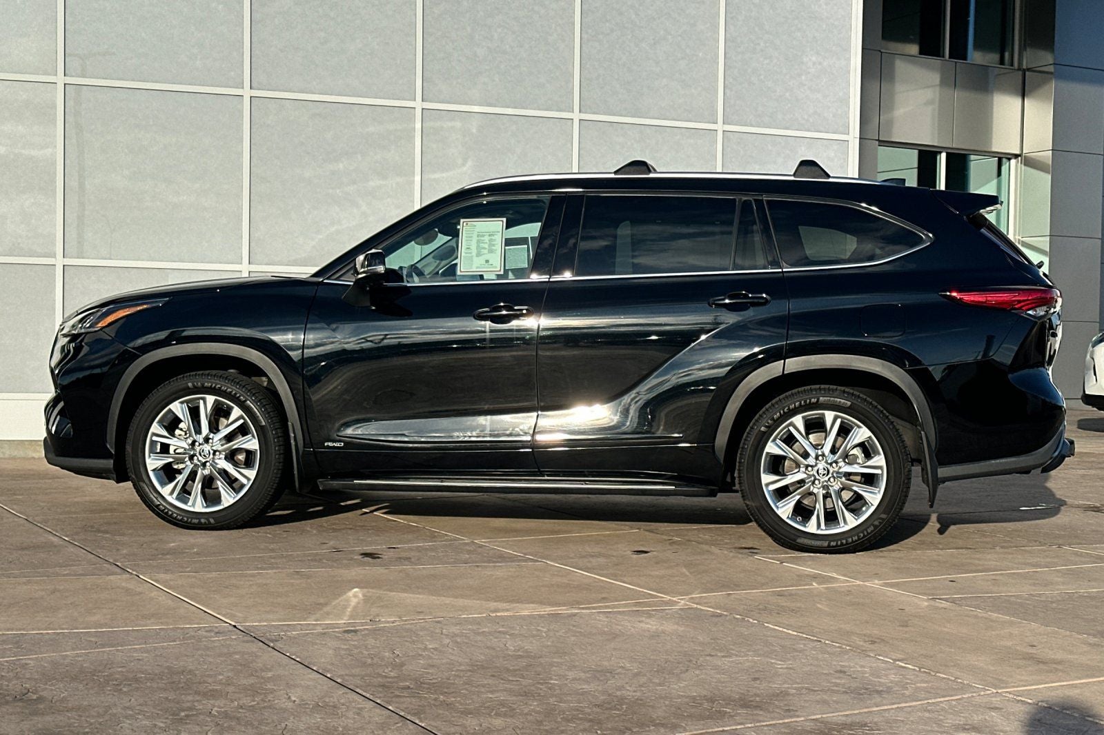 2022 Toyota Highlander Hybrid Limited