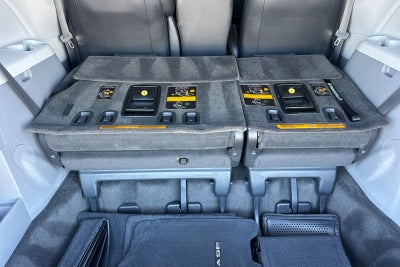 2014 Toyota Sienna SE 8 Passenger