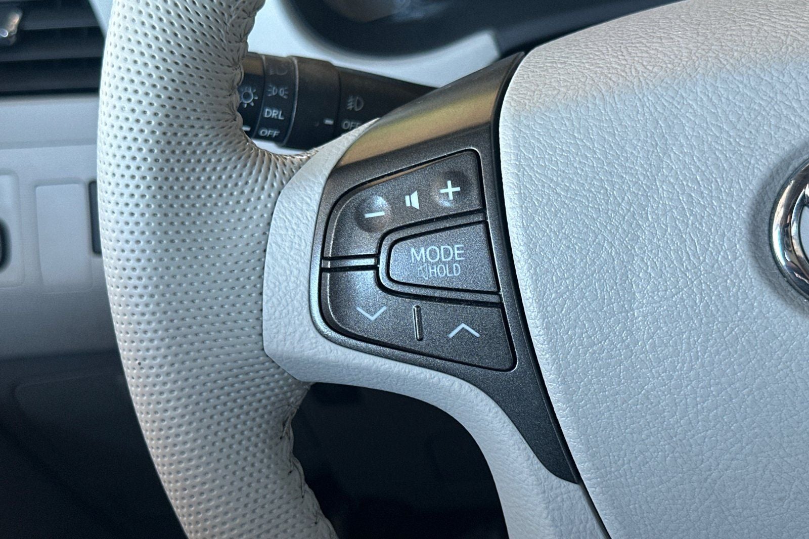 2014 Toyota Sienna SE 8 Passenger