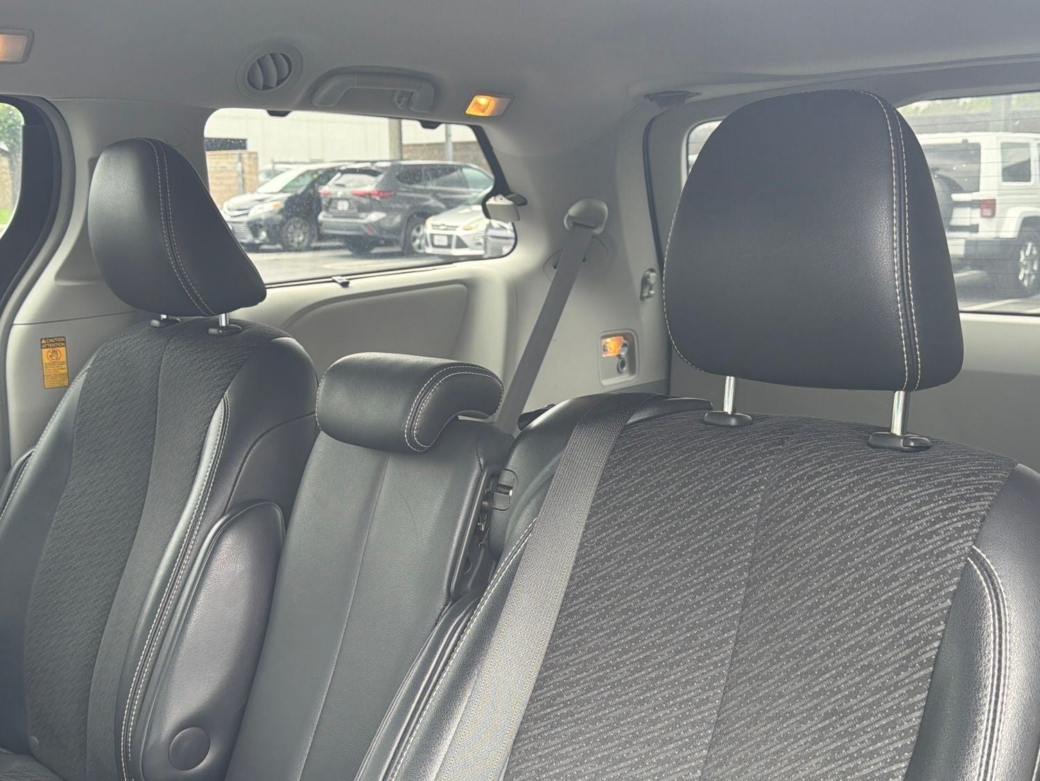 2014 Toyota Sienna SE 8 Passenger