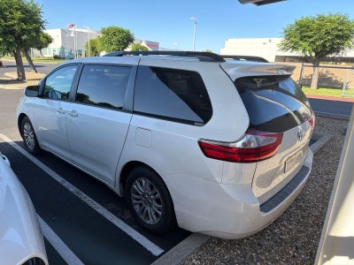 2016 Toyota Sienna XLE 8 Passenger