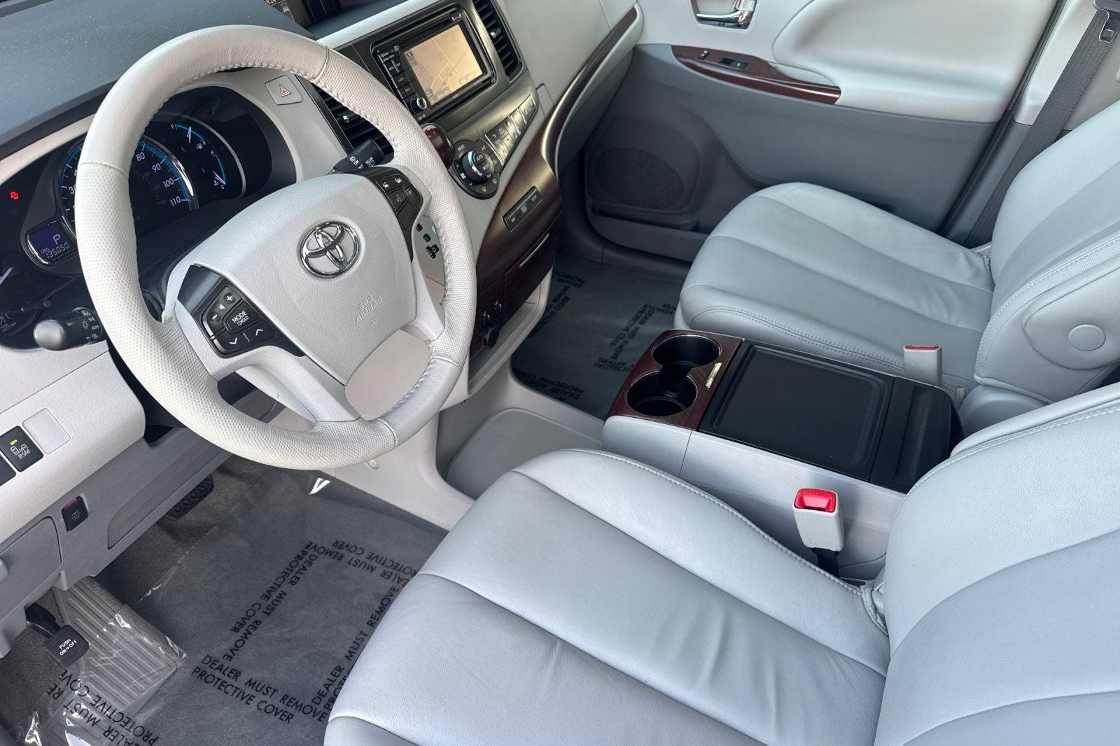 2014 Toyota Sienna XLE 8 Passenger