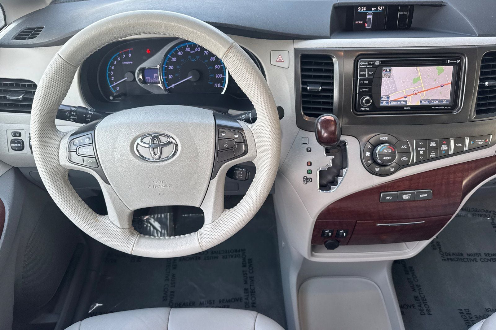 2014 Toyota Sienna XLE 8 Passenger