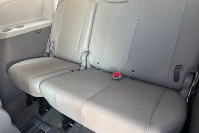 2014 Toyota Sienna XLE 8 Passenger