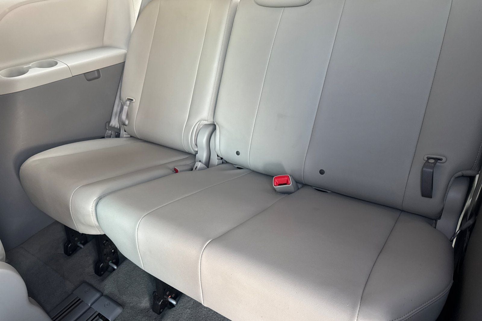 2014 Toyota Sienna XLE 8 Passenger