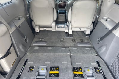 2014 Toyota Sienna XLE 8 Passenger