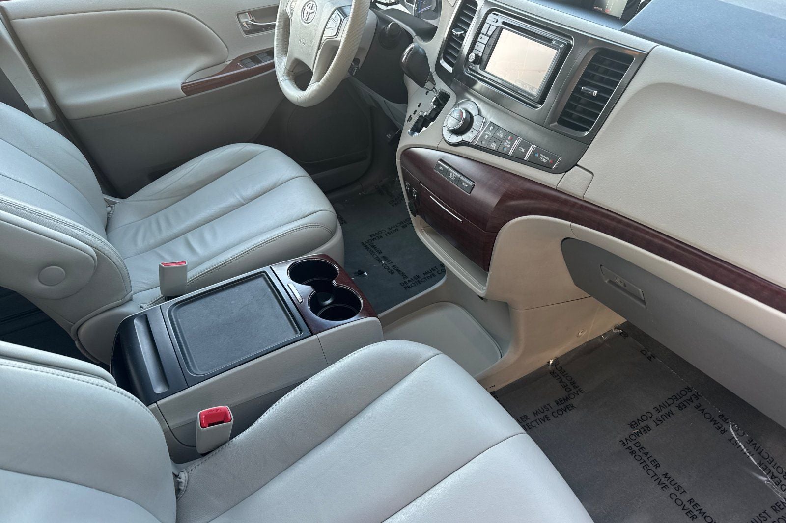 2014 Toyota Sienna XLE 8 Passenger