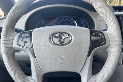 2014 Toyota Sienna XLE 8 Passenger