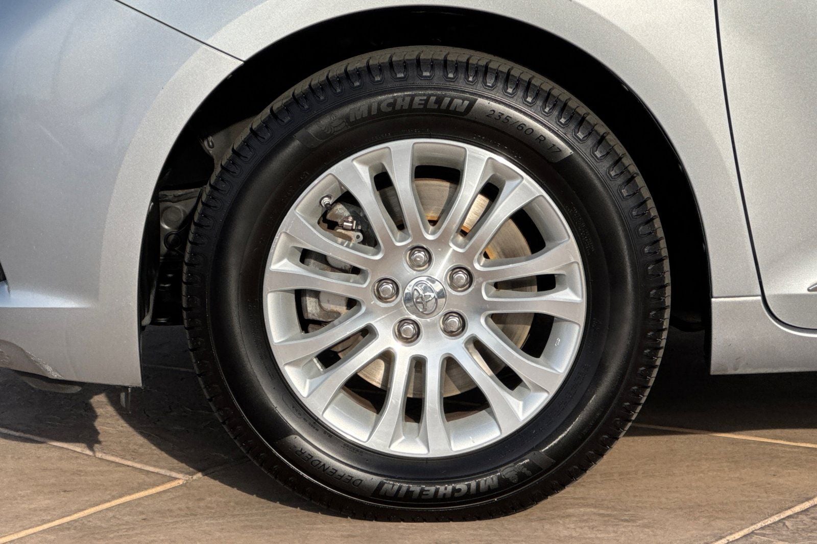 2014 Toyota Sienna XLE 8 Passenger