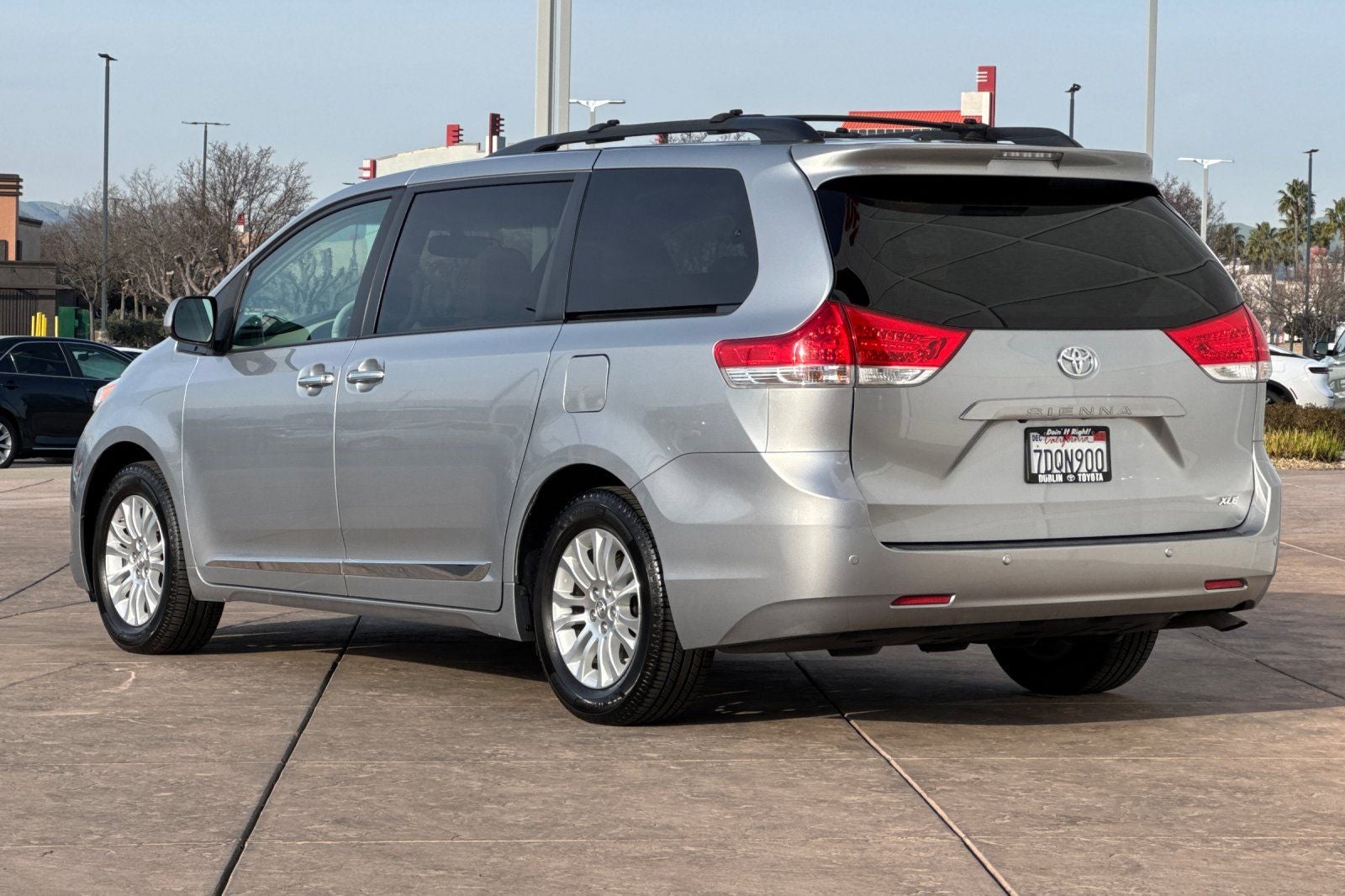 2014 Toyota Sienna XLE 8 Passenger