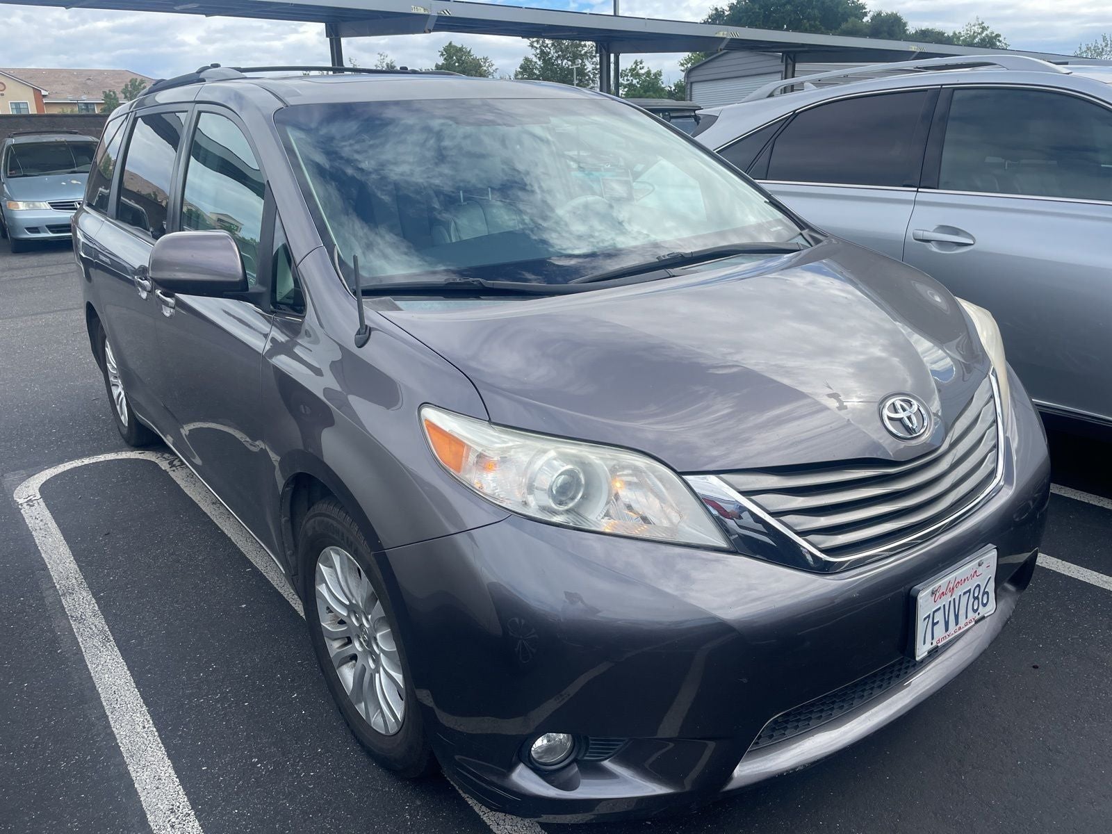 2014 Toyota Sienna XLE 8 Passenger