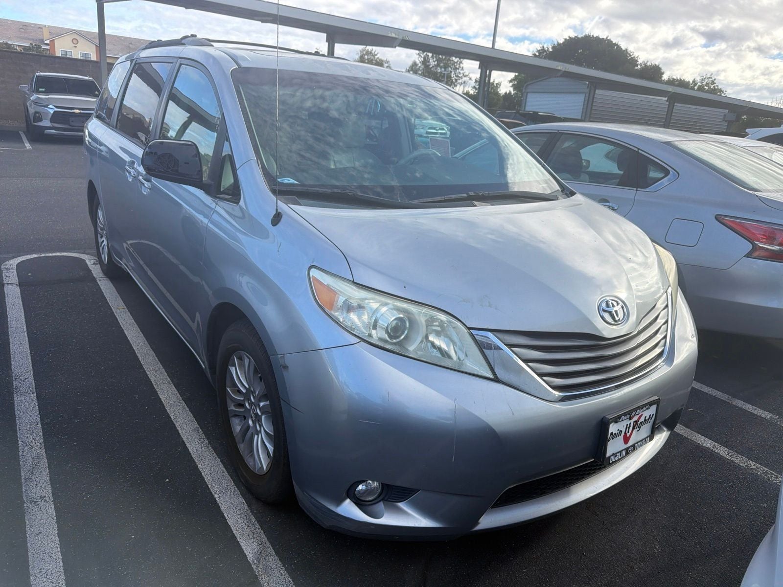 2013 Toyota Sienna XLE 8 Passenger