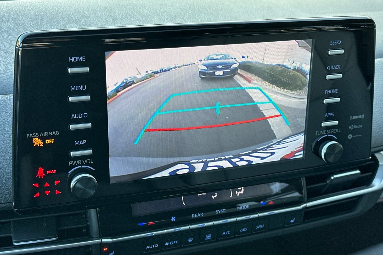 2022 Toyota Sienna XLE 8 Passenger