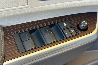 2022 Toyota Sienna XLE 8 Passenger