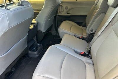 2022 Toyota Sienna XLE 8 Passenger