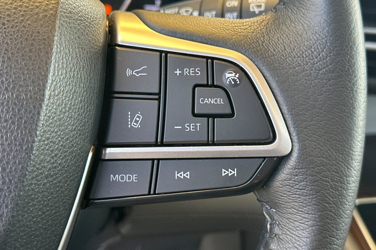 2022 Toyota Sienna XLE 8 Passenger