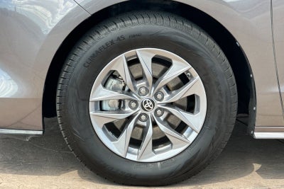 2022 Toyota Sienna XLE 8 Passenger