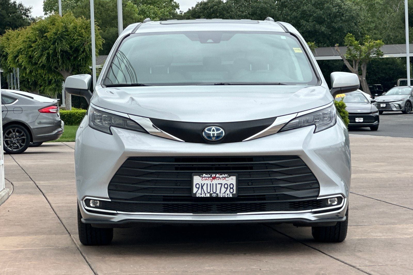2024 Toyota Sienna XLE 8 Passenger