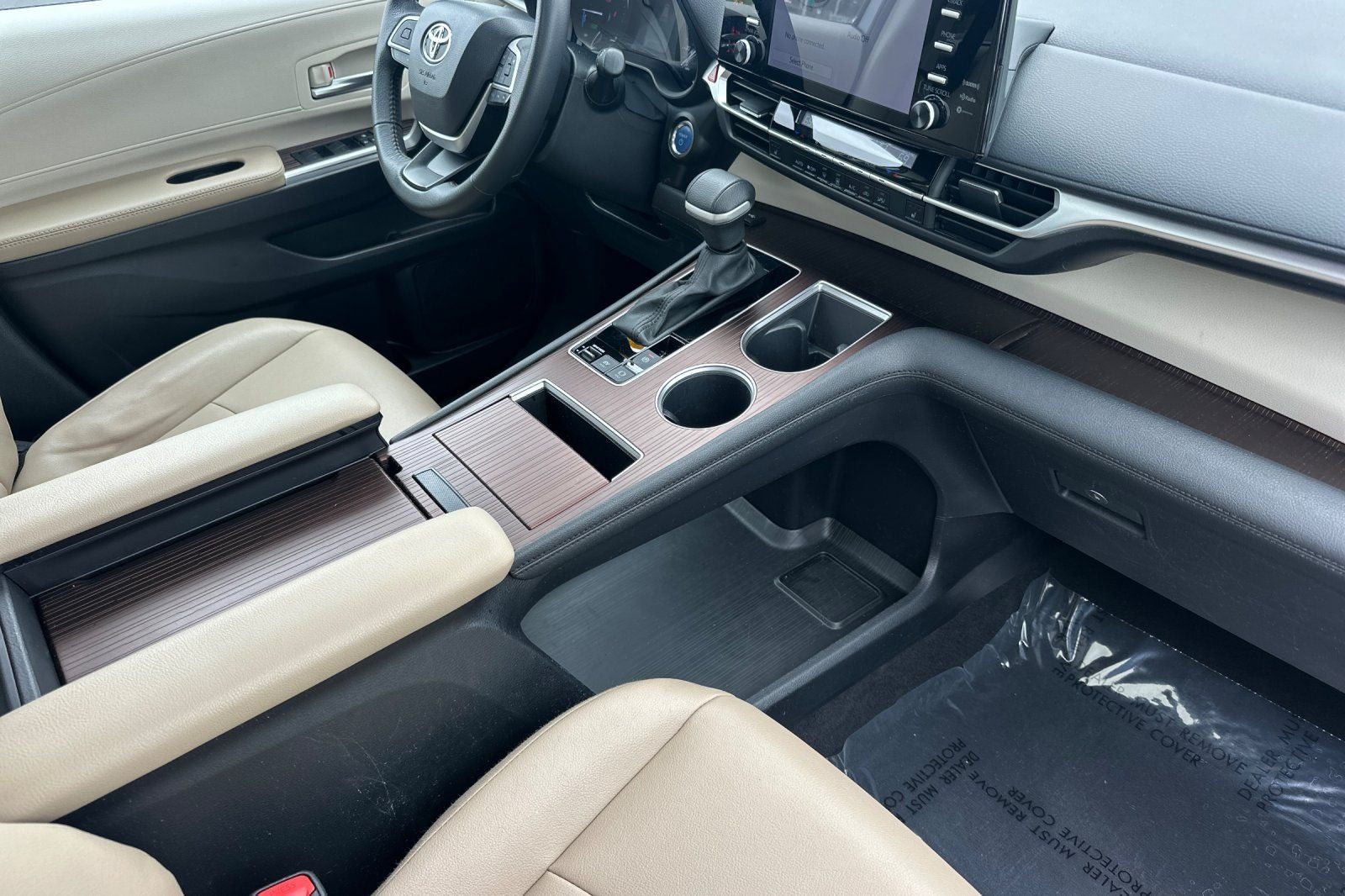2024 Toyota Sienna XLE 8 Passenger
