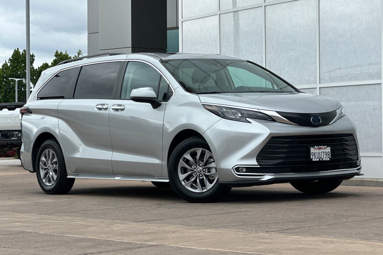 2024 Toyota Sienna XLE 8 Passenger