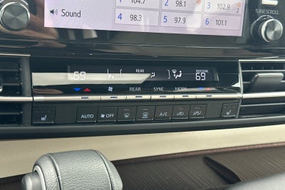 2024 Toyota Sienna XLE 8 Passenger
