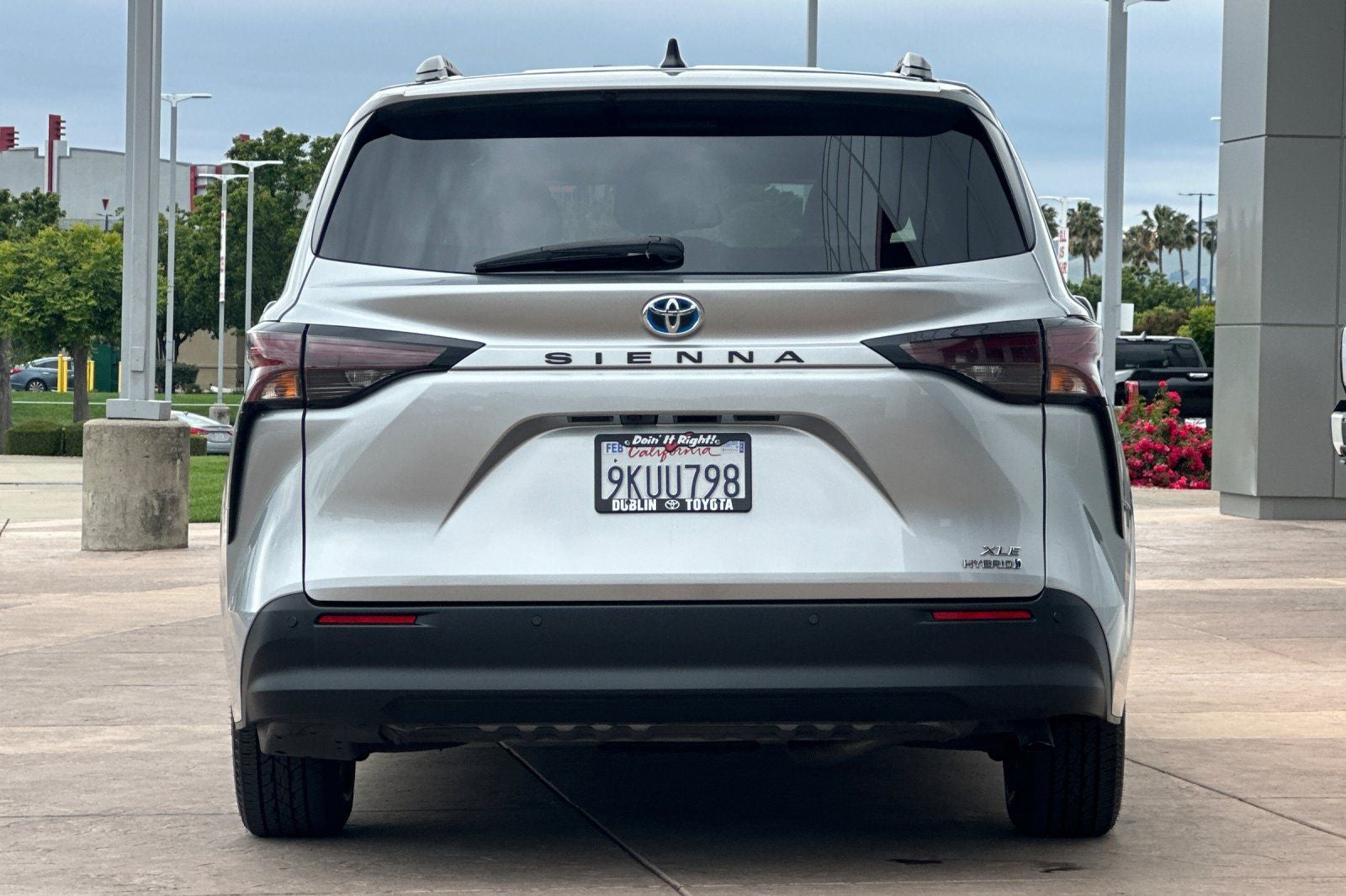 2024 Toyota Sienna XLE 8 Passenger