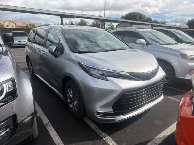 2025 Toyota Sienna XLE 8 Passenger