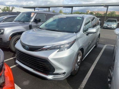 2025 Toyota Sienna XLE 8 Passenger