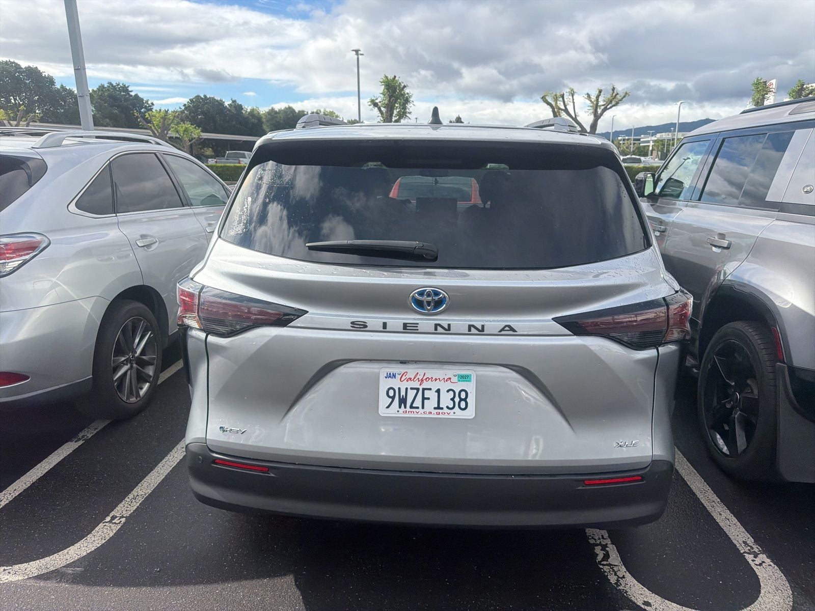 2025 Toyota Sienna XLE 8 Passenger