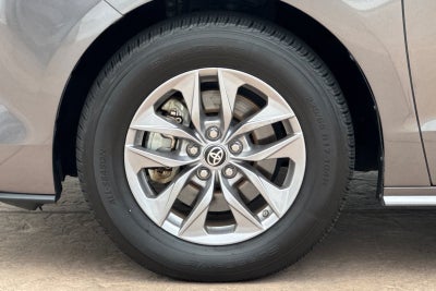 2024 Toyota Sienna XLE 8 Passenger