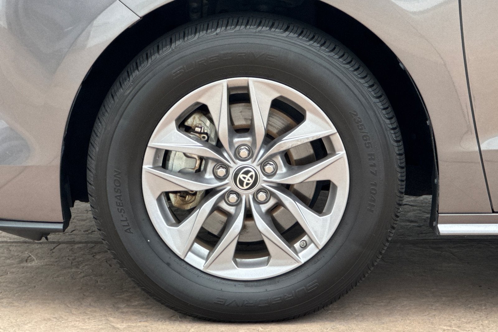 2024 Toyota Sienna XLE 8 Passenger