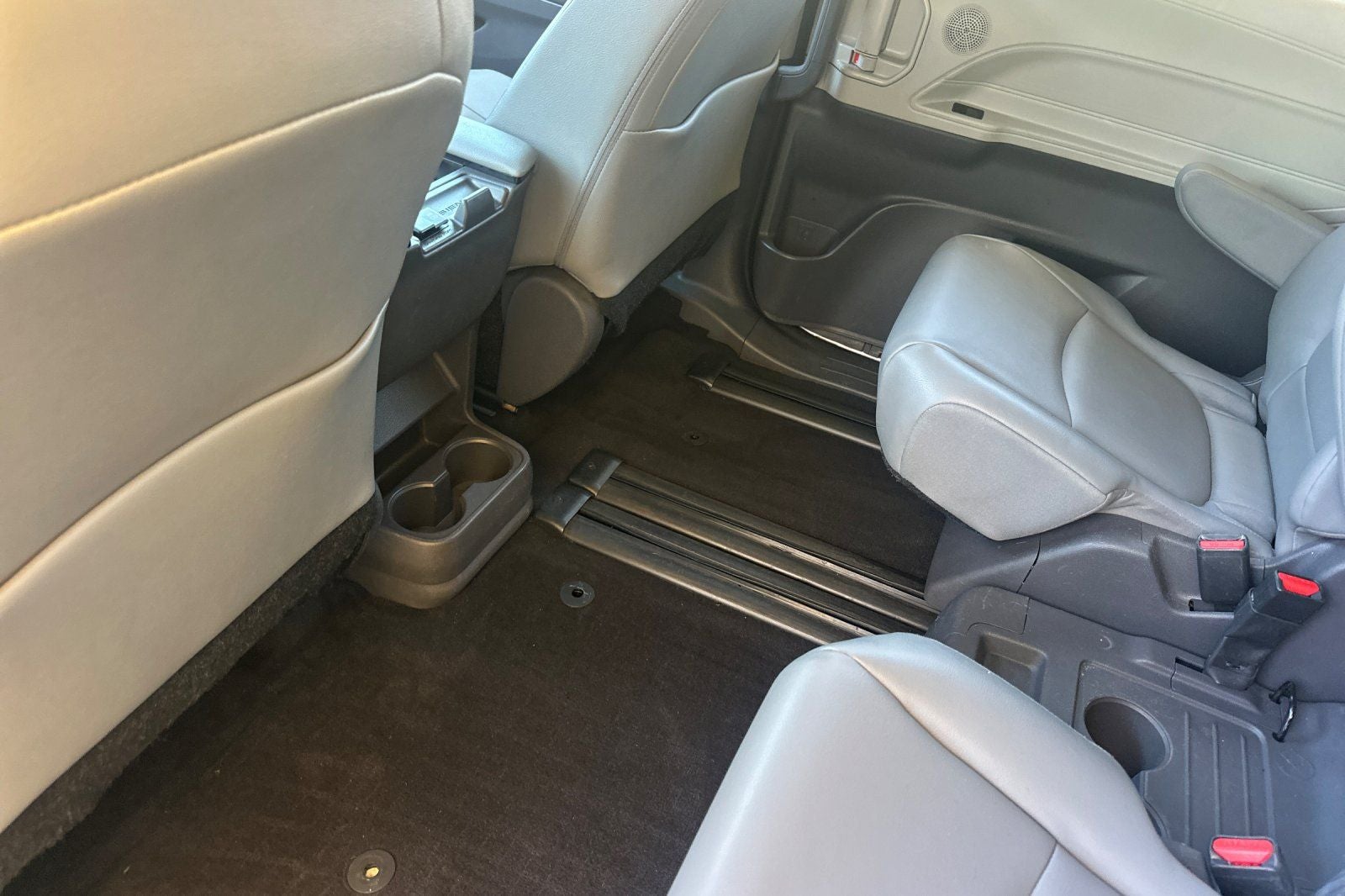 2021 Toyota Sienna XLE 8 Passenger