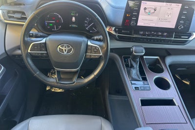 2021 Toyota Sienna XLE 8 Passenger