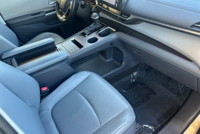 2021 Toyota Sienna XLE 8 Passenger