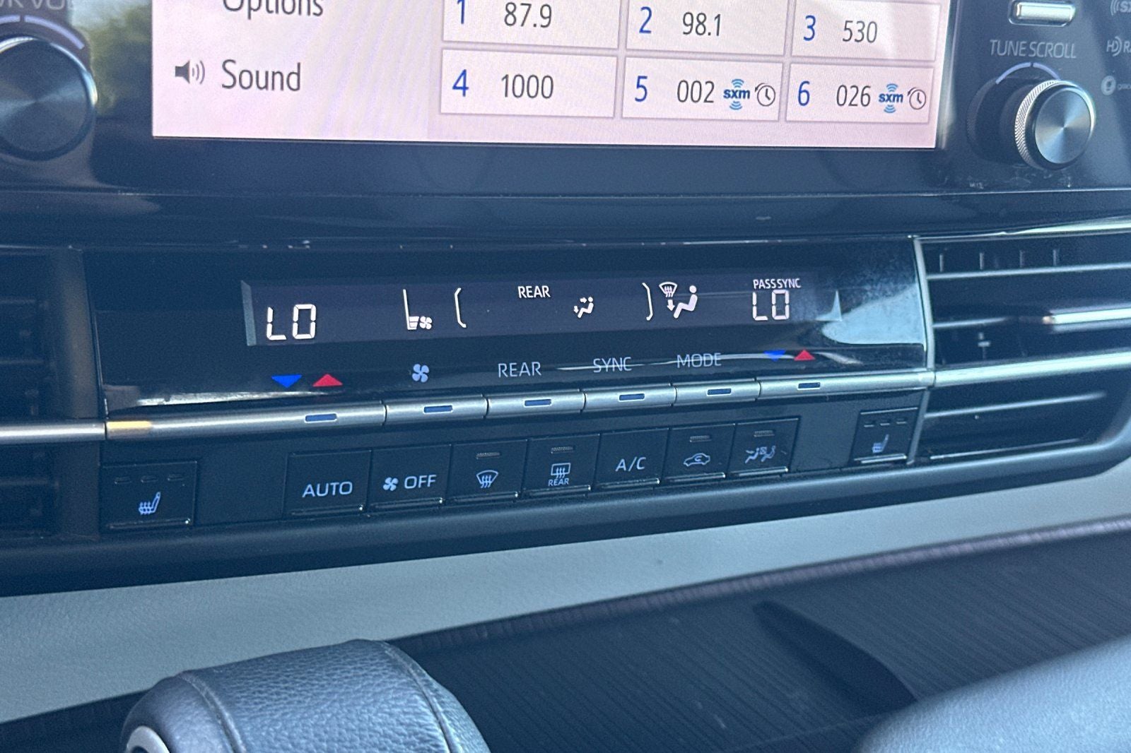 2021 Toyota Sienna XLE 8 Passenger