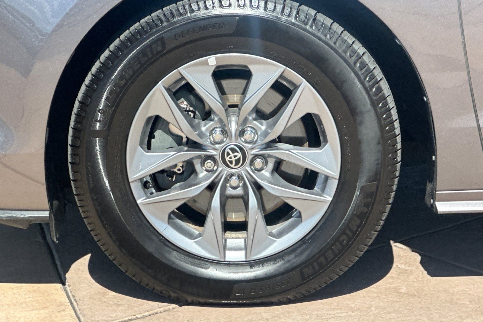 2021 Toyota Sienna XLE 8 Passenger