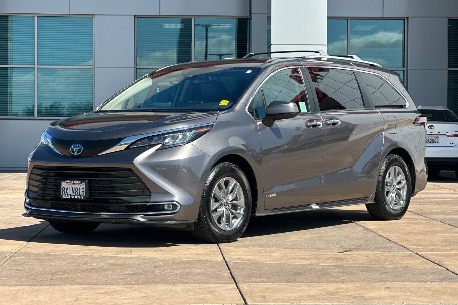 2021 Toyota Sienna XLE 8 Passenger