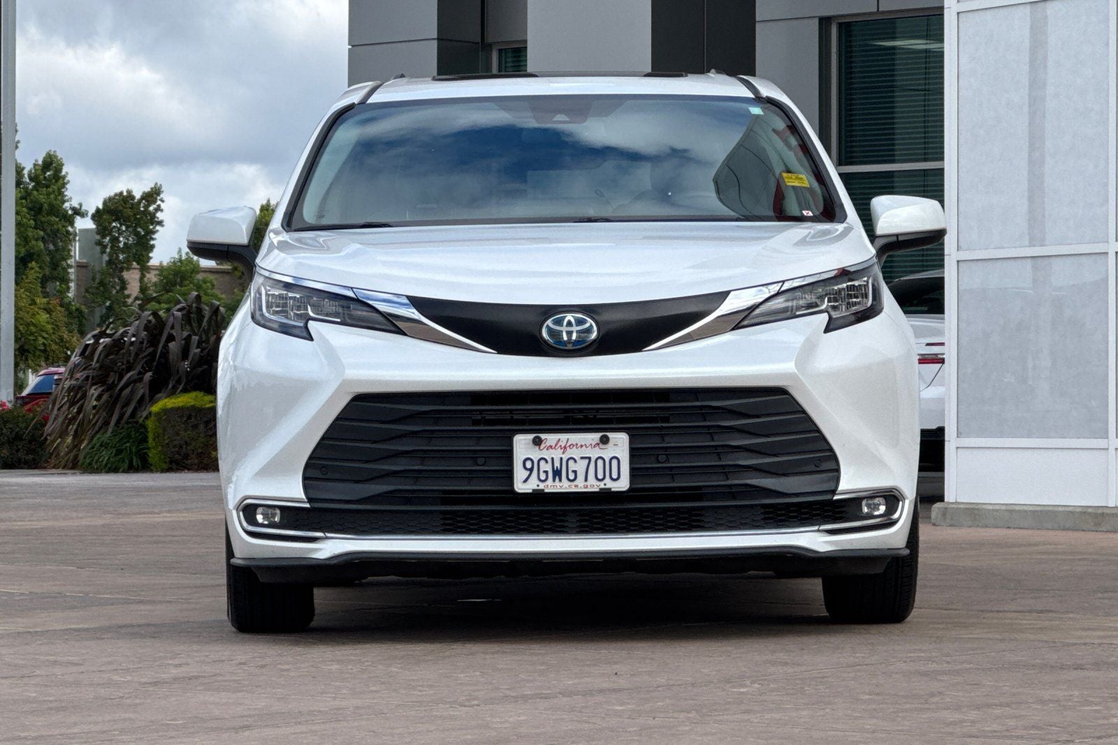 2023 Toyota Sienna XLE 8 Passenger