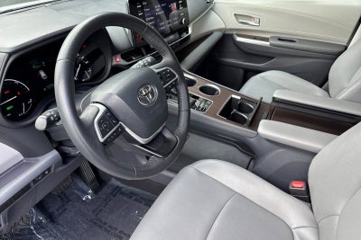2023 Toyota Sienna XLE 8 Passenger