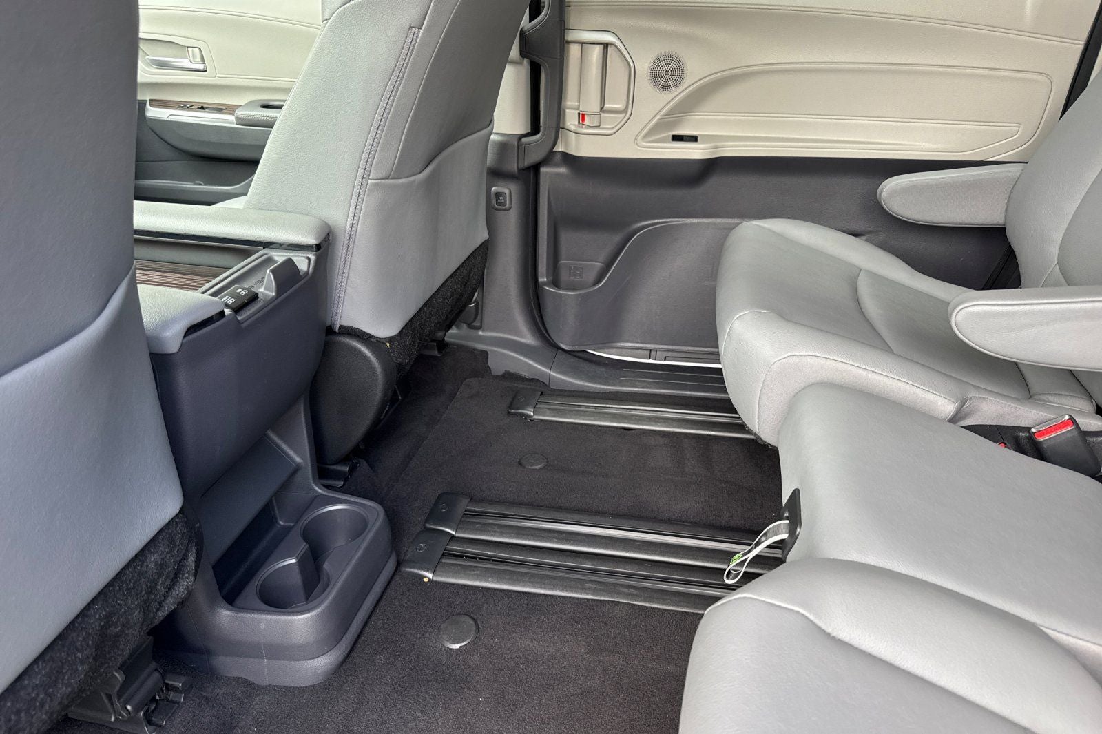 2023 Toyota Sienna XLE 8 Passenger